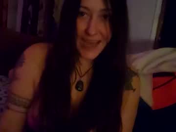 Walnut4u Chaturbate stream image from February 09, 2025