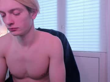 Eevee72 Chaturbate stream image from February 09, 2025