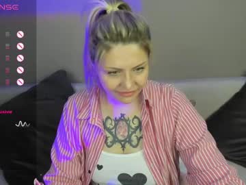Jully_Rox Chaturbate stream image from February 09, 2025