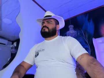 Michaelbear_ Chaturbate stream image from February 09, 2025