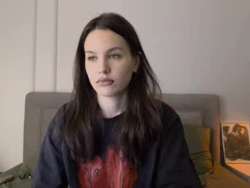 Yourher0in Chaturbate stream image from February 09, 2025