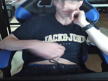 Hotsummerboy89 Chaturbate stream image from February 09, 2025