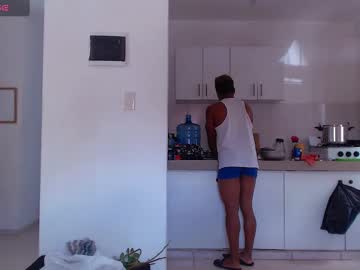 Brayan825003 Chaturbate stream image from February 09, 2025