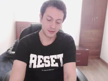 Danruiz33 Chaturbate stream image from February 09, 2025