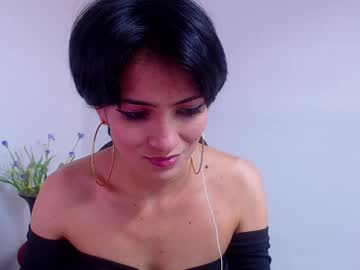 Hanna_Chloe Chaturbate stream image from February 09, 2025