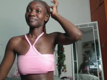 Africanpetitequeen Chaturbate stream image from February 09, 2025