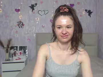 Kiaracriegs Chaturbate stream image from February 09, 2025
