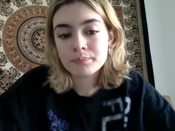 Theyloveeiley Chaturbate stream image from February 09, 2025
