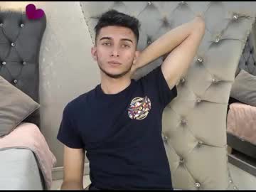 Mr_Williseo Chaturbate stream image from February 09, 2025