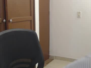 Apolosbitch Chaturbate stream image from February 09, 2025