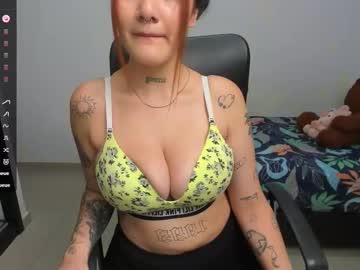 Kiara_And_Evelyn Chaturbate stream image from February 10, 2025