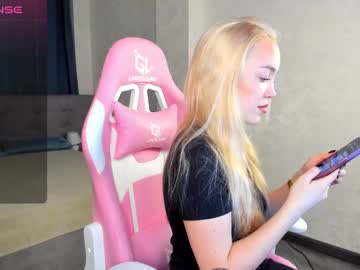 Christy_Little Chaturbate stream image from February 10, 2025