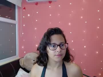 Mora_Haze Chaturbate stream image from February 10, 2025