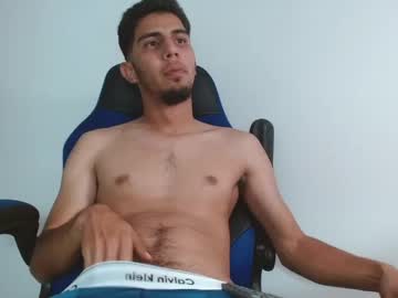 Alejo_Hot23 Chaturbate stream image from February 10, 2025