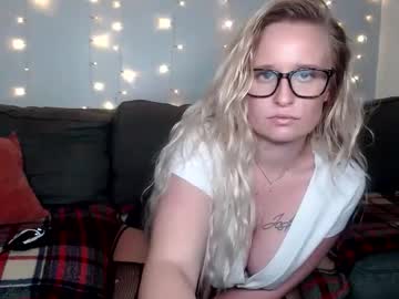 Lexilee01 Chaturbate stream image from February 10, 2025