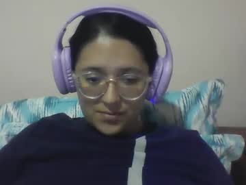Sweetyypeach Chaturbate stream image from February 10, 2025