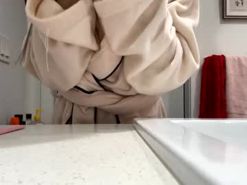 Datekiara Chaturbate stream image from February 10, 2025