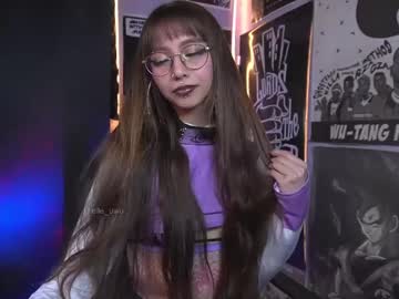 Elle_Uwu Chaturbate stream image from February 10, 2025