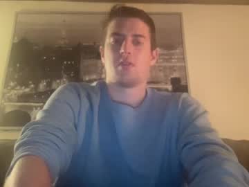 Hunghockeydude Chaturbate stream image from February 10, 2025
