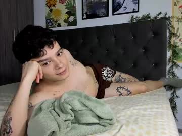 Moonlight_Baee Chaturbate stream image from February 10, 2025