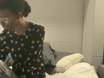 Lalunevelvet Chaturbate stream image from February 10, 2025