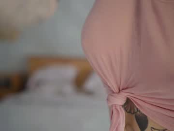 Mileeena Chaturbate stream image from February 10, 2025