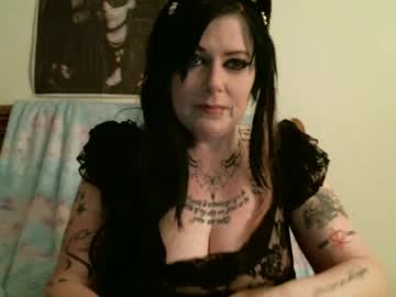 Xlyndsiex Chaturbate stream image from February 10, 2025