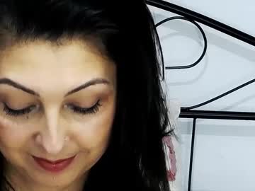 Divinafrodita Chaturbate stream image from February 10, 2025