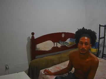 Skinnylatinman Chaturbate stream image from February 10, 2025