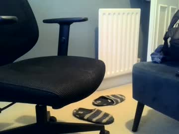 Dadbodkink Chaturbate stream image from February 10, 2025