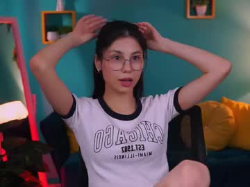 Littlesally_ Chaturbate stream image from February 10, 2025
