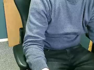 Nineinches2222 Chaturbate stream image from February 10, 2025