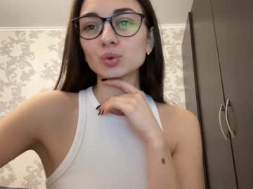 Honeyglowprincess Chaturbate stream image from February 10, 2025