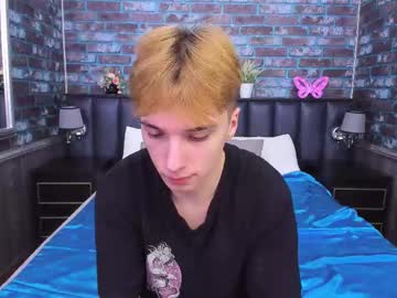Leopell Chaturbate stream image from February 10, 2025