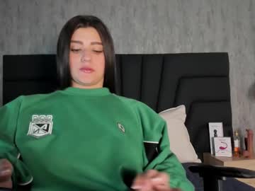 Sara_Stone17 Chaturbate stream image from February 10, 2025