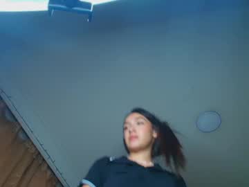 Carolinne_Wills Chaturbate stream image from February 10, 2025
