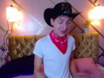 Damiian21_ Chaturbate stream image from February 10, 2025