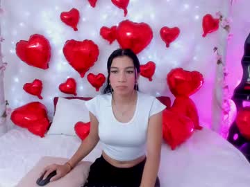 Hellen_Cristall Chaturbate stream image from February 10, 2025