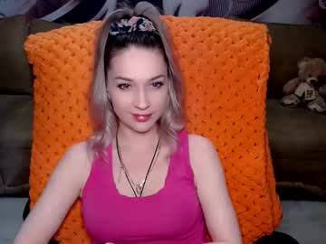 Lovellymalina Chaturbate stream image from February 10, 2025