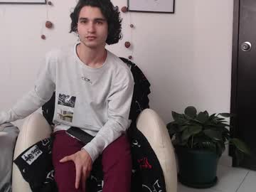 Harry_Sky Chaturbate stream image from February 10, 2025