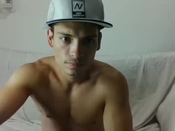 Kinftt Chaturbate stream image from February 10, 2025