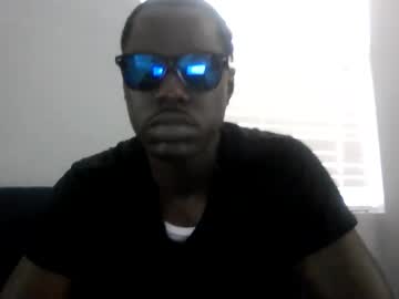 242doggy242 Chaturbate stream image from February 10, 2025