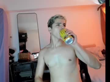 Shyyyguy3 Chaturbate stream image from February 10, 2025