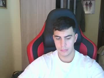 Aaronlavine Chaturbate stream image from February 10, 2025