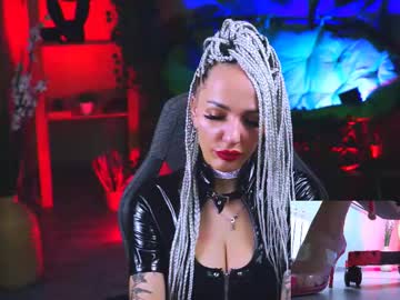 Monicamaxwel Chaturbate stream image from February 10, 2025
