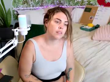 Islandqueenr Chaturbate stream image from February 10, 2025