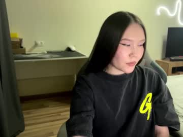 Smallpaws Chaturbate stream image from February 10, 2025