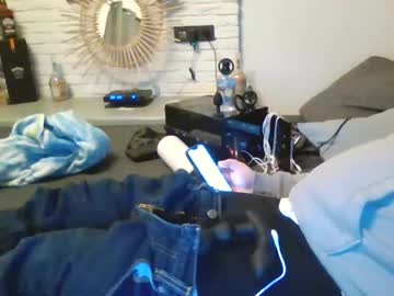 Submissivguy Chaturbate stream image from February 10, 2025
