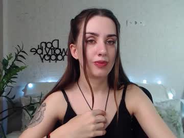 Emilylayer Chaturbate stream image from February 10, 2025