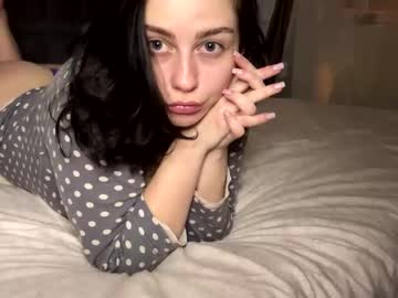 Emmily_Briggs Chaturbate stream image from February 10, 2025